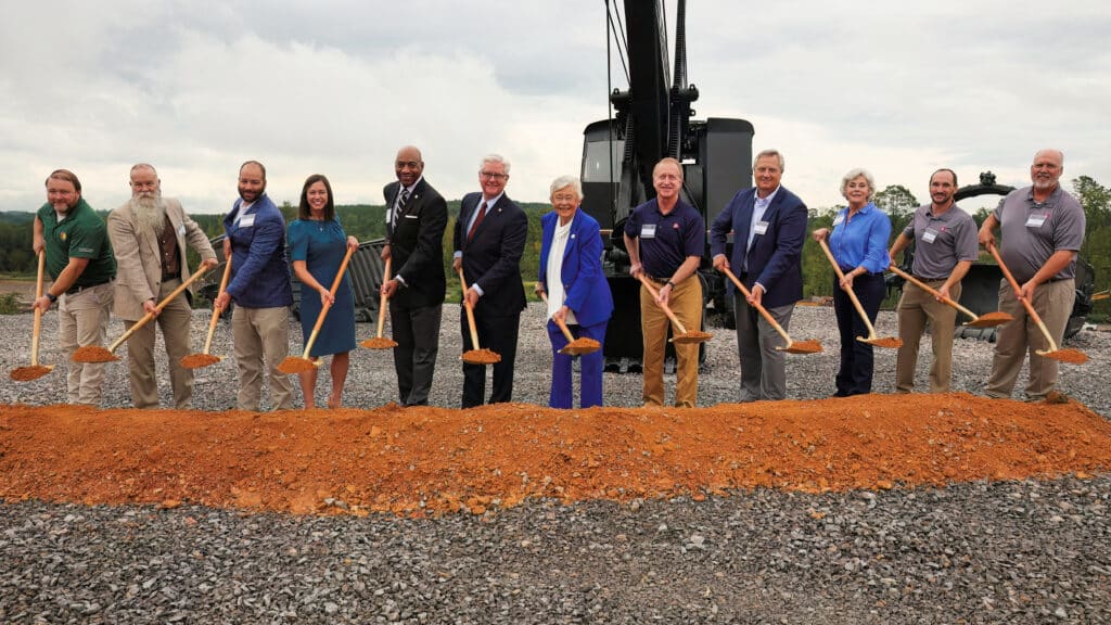 Officials break ground on ‘visionary’ Walker County economic development project (yellowhammernews.com)